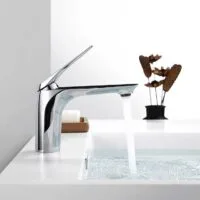 Chrome Hot and Cold Single Handle Bathroom Basin Faucet